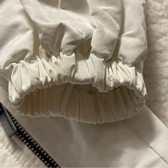 ✅2X Host Pick✅ BCBGMaxAzria Hooded Coat, Small - Picture 13 of 15